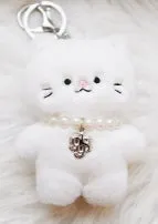白い猫のぬいぐるみキーホルダー